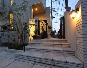 ?鍛造と鋳物のコラボ　草花が彩るホワイトナチュラル?・・・豊橋市Ｉ様邸