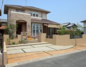 ?雰囲気プラスα　駐車場増設のリフレッシュ工事?・・・豊橋市　O様邸