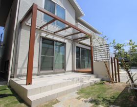 ?風と光と目隠しと　利用価値のあるセミクローズSTYLE?・・・豊川市Ｓ様邸