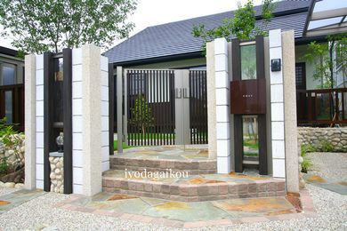 オリジナル門柱で存在感を演出です