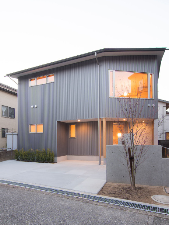 街に開く窓の家?｜(株)田淵建築設計事務...