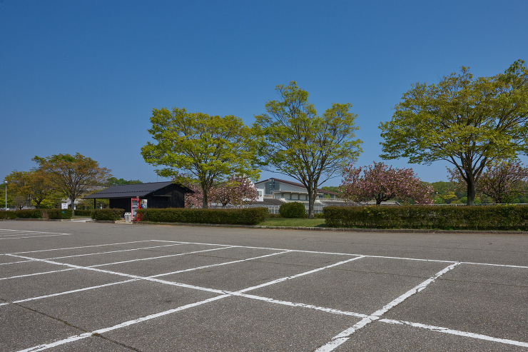 加賀市中央公園第4駐車場トイレ｜(株)田...