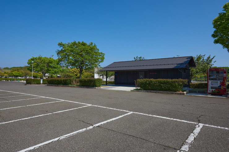 加賀市中央公園第4駐車場トイレ｜(株)田...