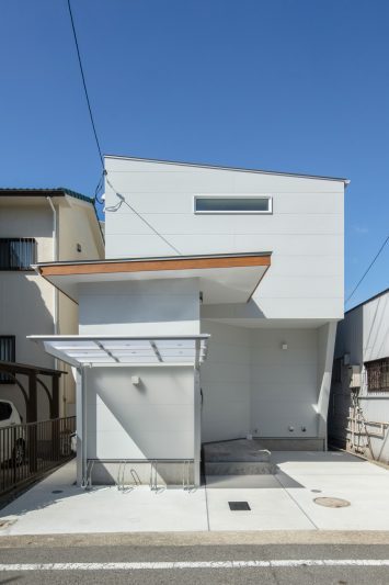 堺区の家３?fountain of light?