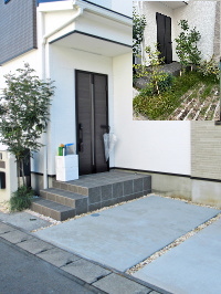 緑化グラスブロックをコンクリートにしてローメンテナンスに　柏市N邸