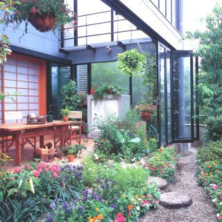 楽しい家 2 - ガーデニングと家をつく...