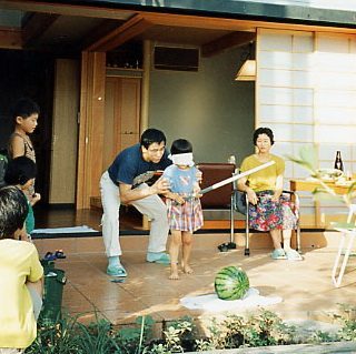 楽しい家 2 - ガーデニングと家をつく...