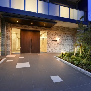 分譲住宅6 - ガーデニングと家をつくる...