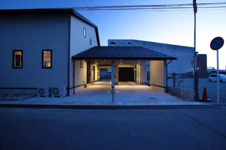 STS HOUSE