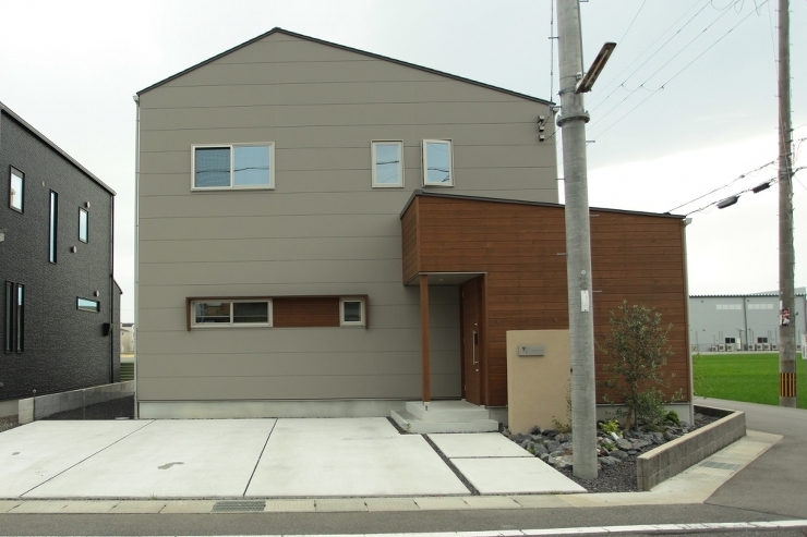 HYS HOUSE