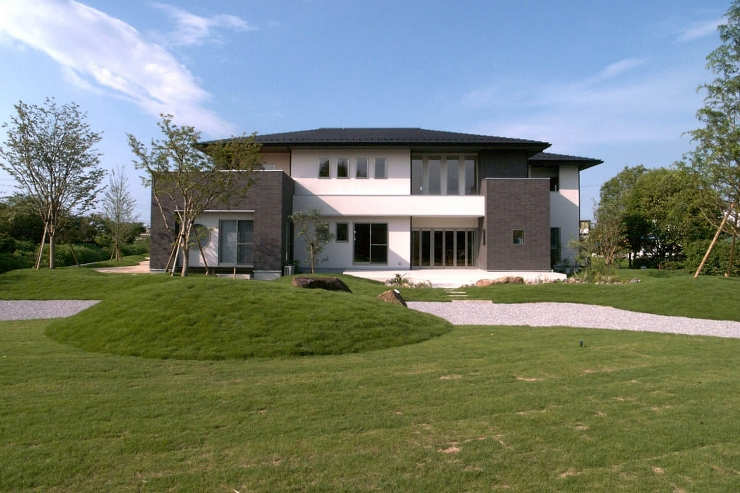 MM HOUSE