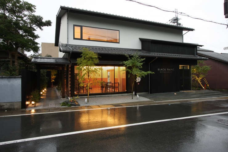 BLACK PAINT 嵐山店 | 私た...