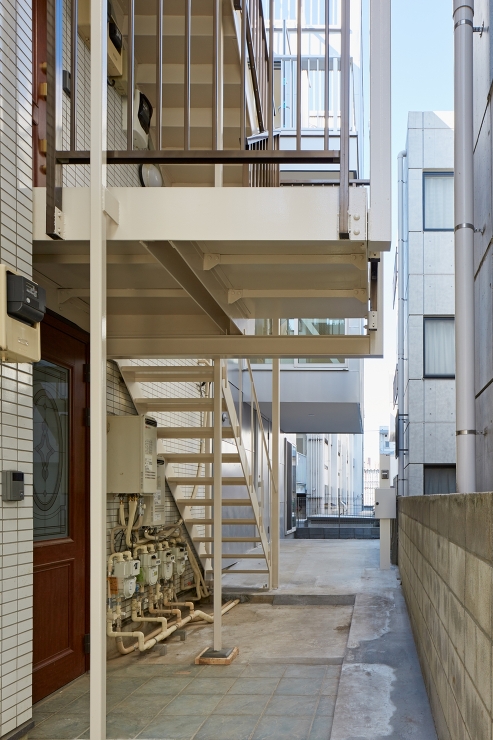 無接道敷地に建つ住宅 / House w...