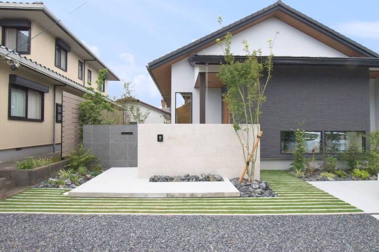 室内との繋がりを意識した　洗練された和モダン外構