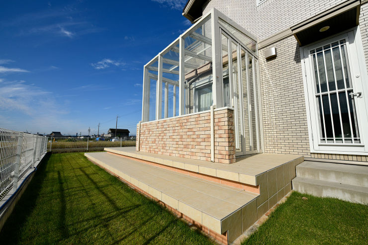 一宮市にて間接照明設置の外構工事と、ガーデンルーム施工のご依頼を受けました。