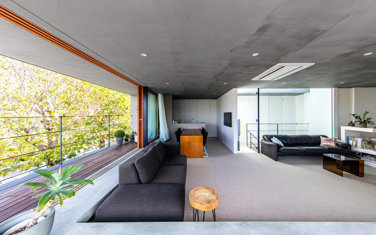 大阪府箕面市に建つ店舗併用住宅の内観写真