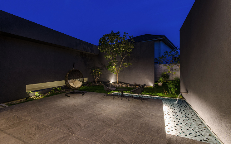 大阪府堺市にあるコートハウス ,中庭のある住宅 の 内観実例写真