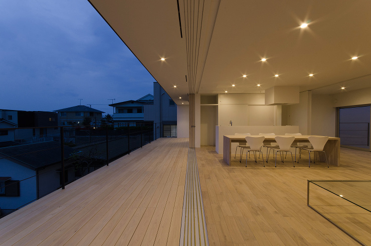 兵庫県明石市に建つ住宅,眺望を活かした住まい,2階LDKの夕景実例写真