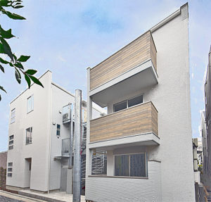 3階建ての賃貸併用住宅