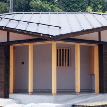 玄関には広い外部土間を設けてあります