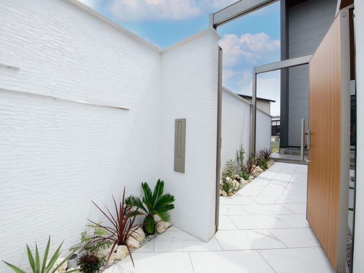 プライベートプールで南国リゾート風エクス...