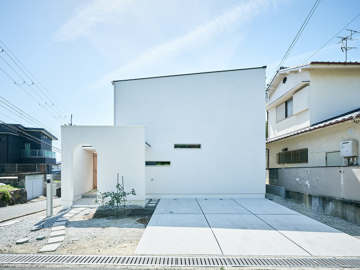 大阪の白いコートハウス - 建築実例 -...