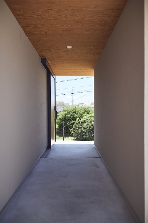 内と外の間に豊かな居場所のある家／京田辺...