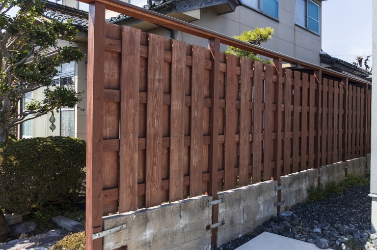 フェンスを木製にする