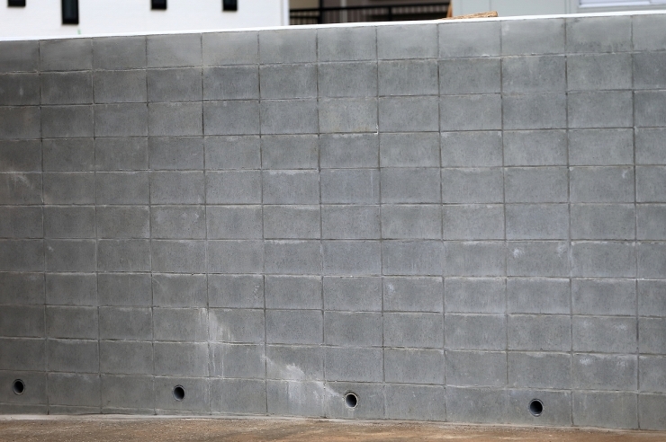 防音目的なら重さのあるブロック塀