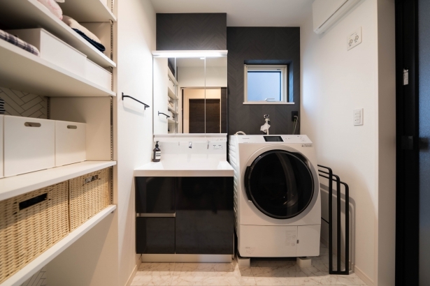   株式会社福岡工務店の施工事例 モノクロのストリップ階段が目を惹くスタイリッシュな家 thumbnail