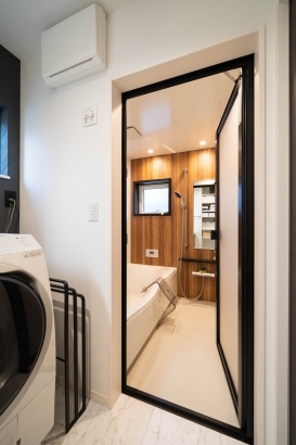   株式会社福岡工務店の施工事例 モノクロのストリップ階段が目を惹くスタイリッシュな家 thumbnail