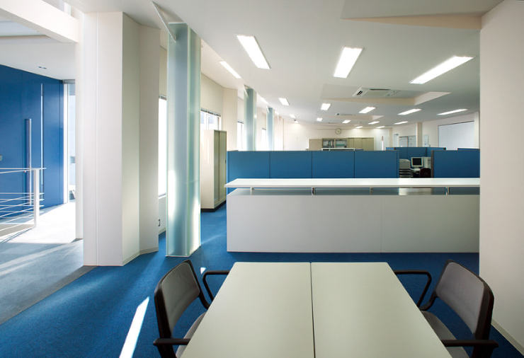 株式会社ハシモト本社屋 : 水平・垂直の...