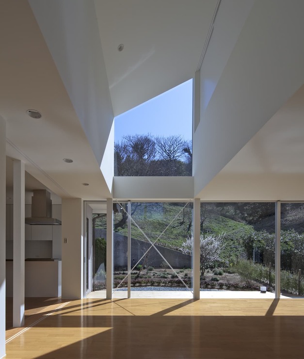 Trapezium：リノベーションと増築...