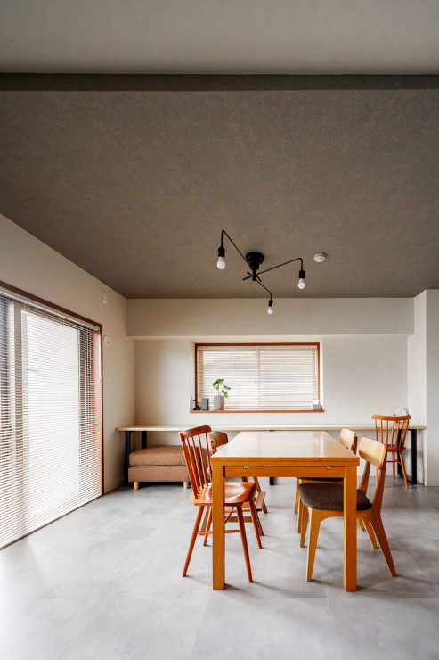 好きな色合わせで楽しむ家 - リノベーシ...