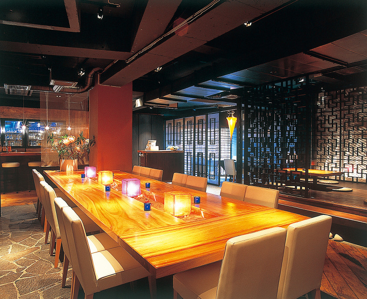 HONG LONG：中華料理の内装、店舗デザイン