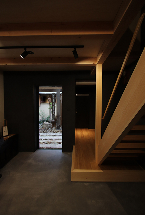 art_scene | Hideta A...