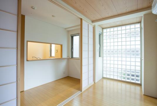 ガラスブロックの壁