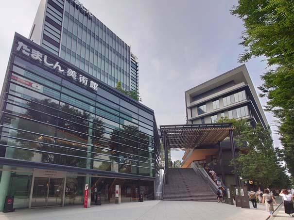 立川「グリーンスプリングス」で建築とラン...