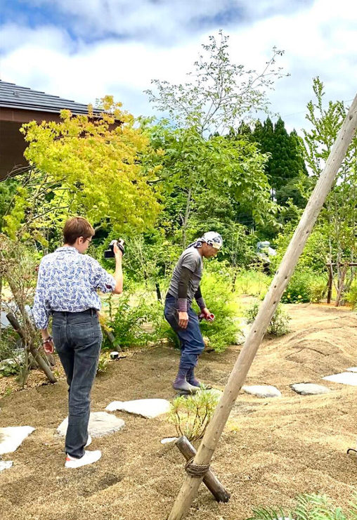 ポーランド人、土屋モニカさんが執筆した熱い日本庭園の本