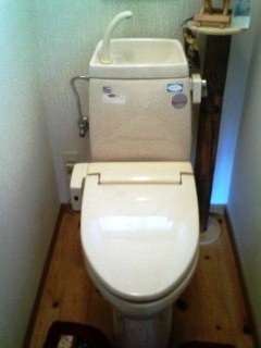 シャワートイレ（洗浄便座）　施工前