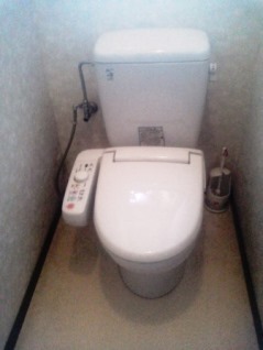 取替え前の洗浄便座