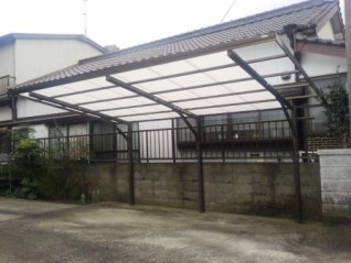 カーポート波板（張替後）