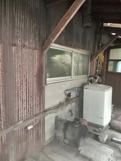 石油風呂釜（石油マキ兼用風呂釜）　施工前