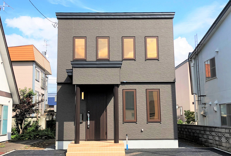 モダンスタイルの家の画像1枚目