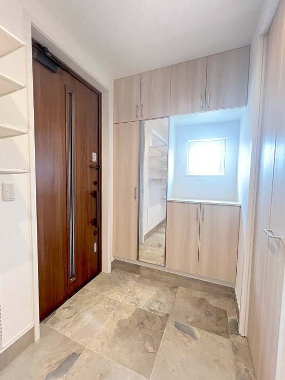 札幌 常盤6条2丁目のデザインハウス サレー 玄関