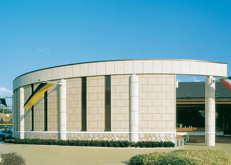 亀山安全文化村 ビール工房・ドライブイン（三重県）
設計監理：DAI建築設計事務所