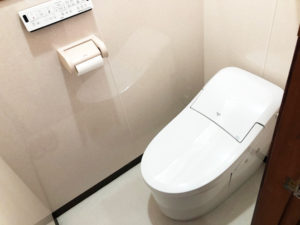 鹿児島市のトイレリフォーム施工事例｜A様邸｜和式から洋式へ?リクシル「プレアスLS」段差も解消♪【リビングプラザ滝の神】鹿児島市・リフォーム・塗装・外構・造園