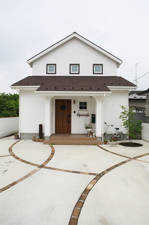 お気に入りの雑貨で彩るあたたかい漆喰の家...