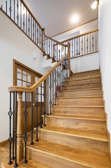 バスケット加工が入ったアイアンの手摺