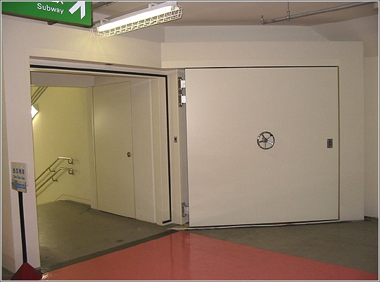 地下鉄出入口（大型）